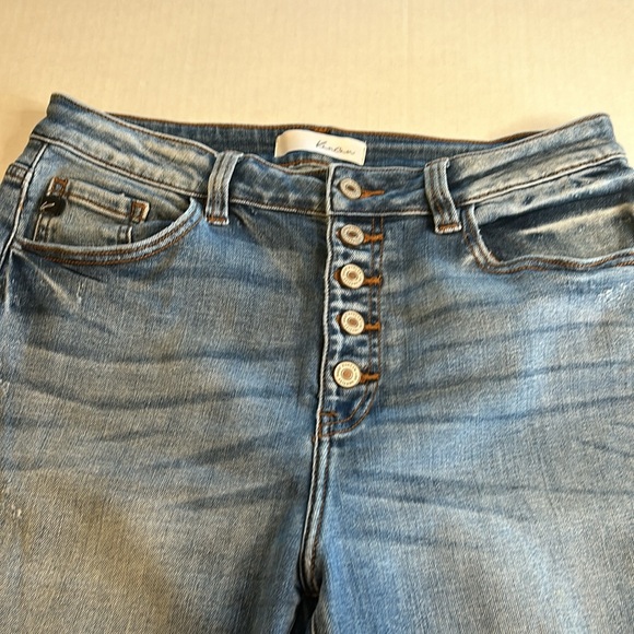 Kancan High Rise Distressed 5 Button Closure Whiskered Denim Jeans. Size 15/31 - Picture 4 of 14